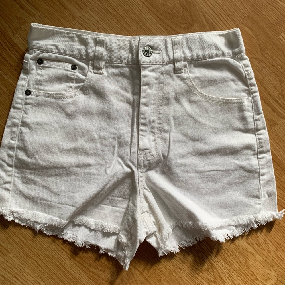 Love Tree white denim shorts, size small